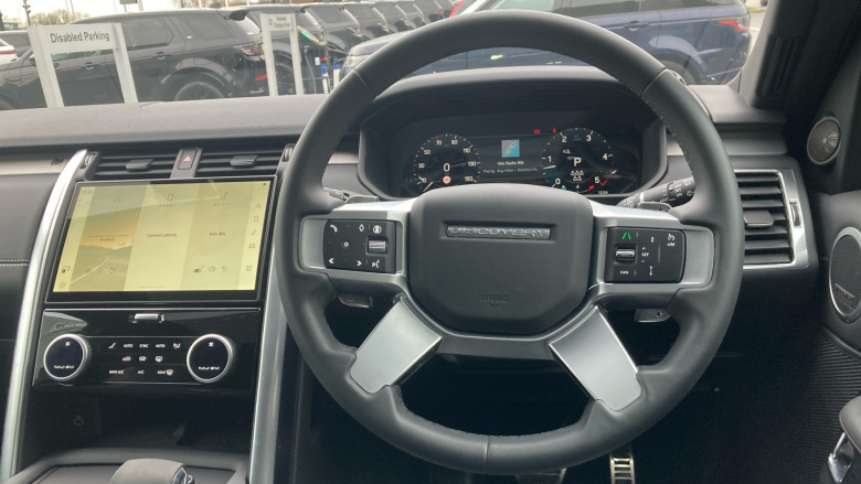 Land Rover Discovery 3.0 D300 Dynamic SE 5dr Auto Diesel Station Wagon